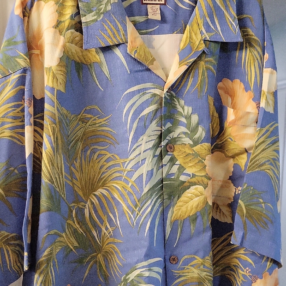 Tommy Bahama Blue and Yellow Casual Button Down Shirt